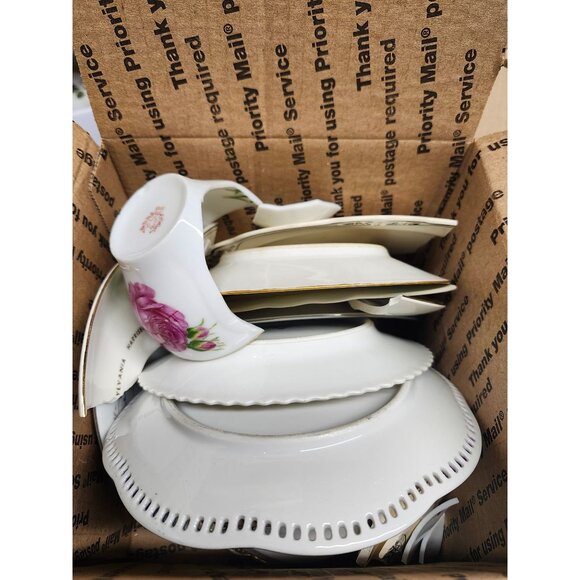 4 lbs 9 oz Box Grab Bag Porcelain Fine China Mosaic Supplies Broken Chipped Art - Picture 3 of 7